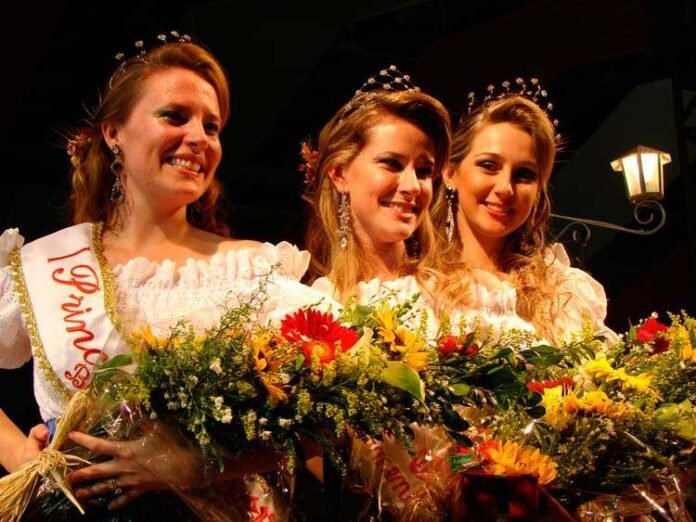 Kátia Rossi Maes, Raquel Malburg e Kely Cristina de Freitas