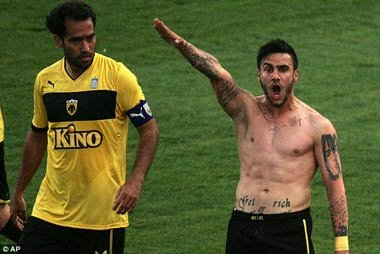 title Jogador é banido na grécia após celebrar gol com saudação nazista