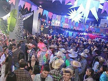 Arraial “Oi Quem?” no Centro de Eventos Marítimo em Araranguá.