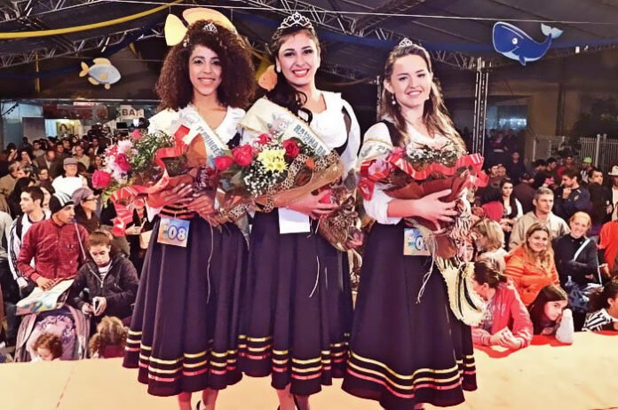 Larissa Felisbino Feliciano (17 anos); A 1ª Princesa eleita foi Larissa Merlo Morales (20 anos); e o título 2ª Princesa foi para Amanda Alves Staats (17 anos).