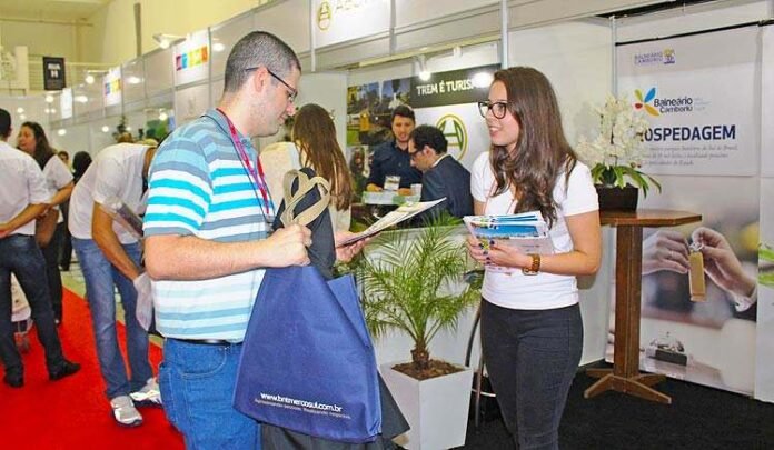 Estande de Balneário Camboriú na Feira de Turismo BNT Mercosul