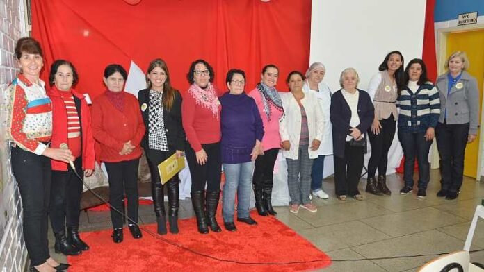 Homenagem às mães na NACA de São Lourenço do Oeste