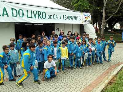 Alunos de Arroio do Silva são incentivados ao hábito da leitura