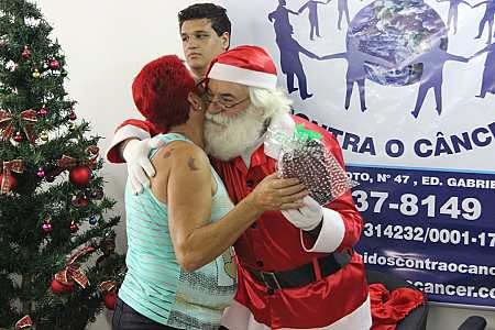 Pacientes com câncer ganham festa de Natal em Criciúma